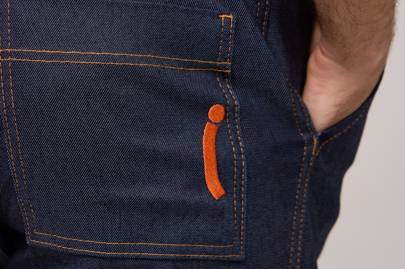 7 tipos de logotipos: ideas para llevar tu marca en el uniforme